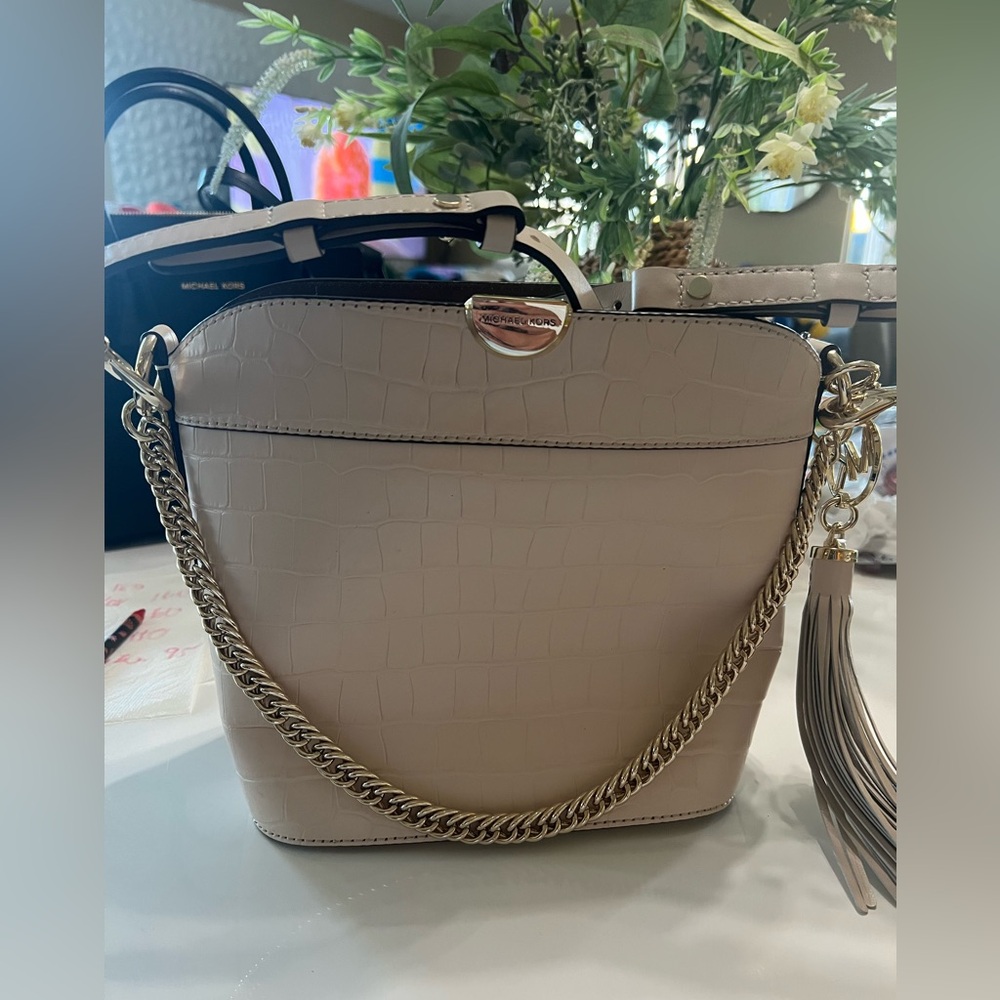 Michael kors purse